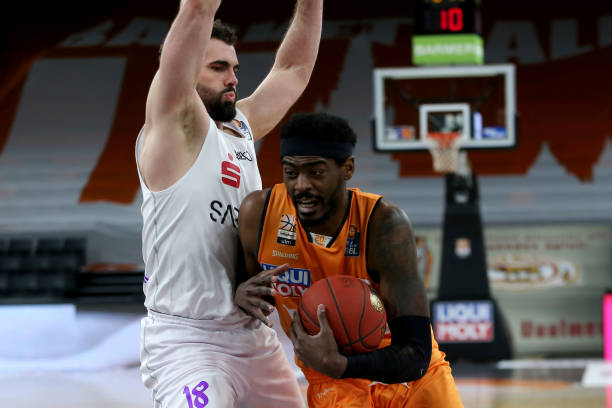 本泽马等顶 本泽马等顶